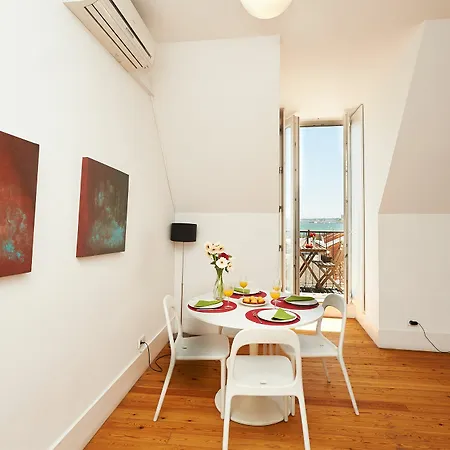 Hello Conde Barao Apartment
